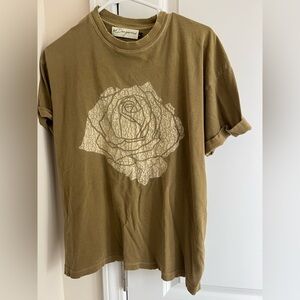Rose tee